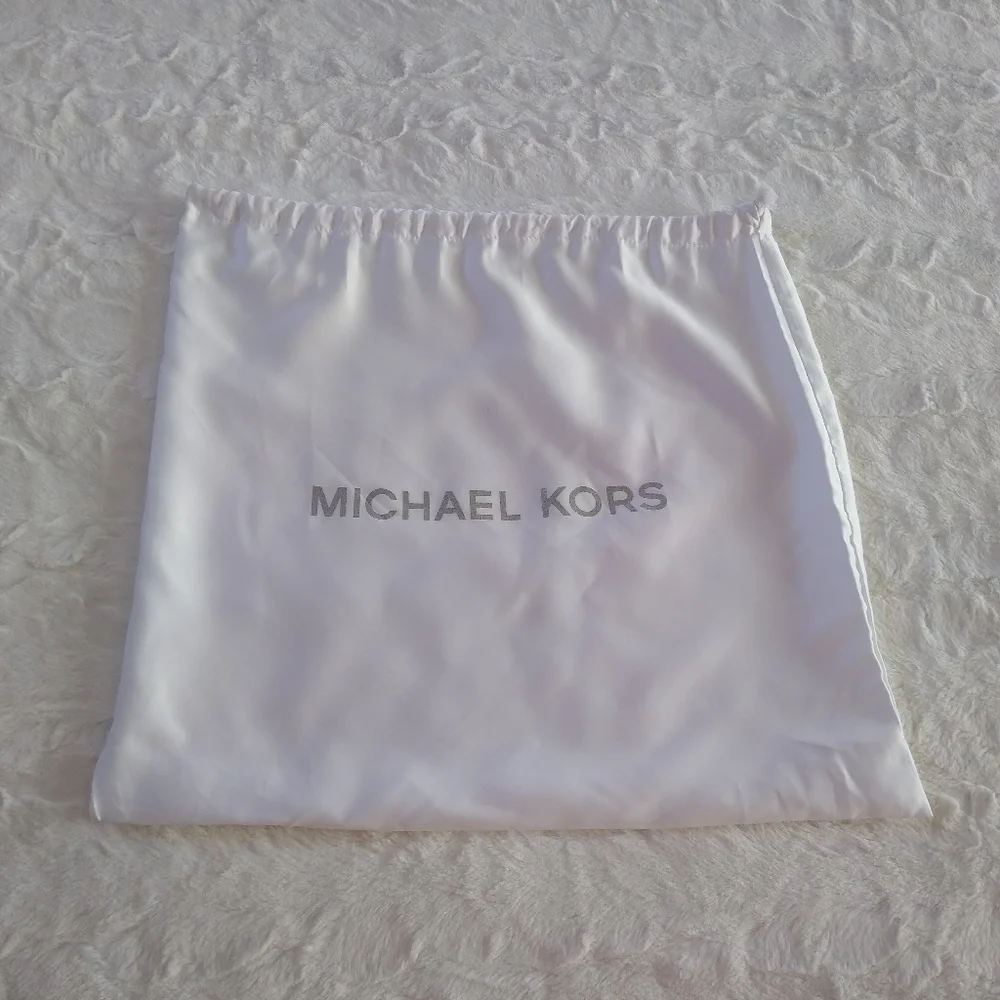 Michael Kors Messenger Crossbody - Picture 9 of 11